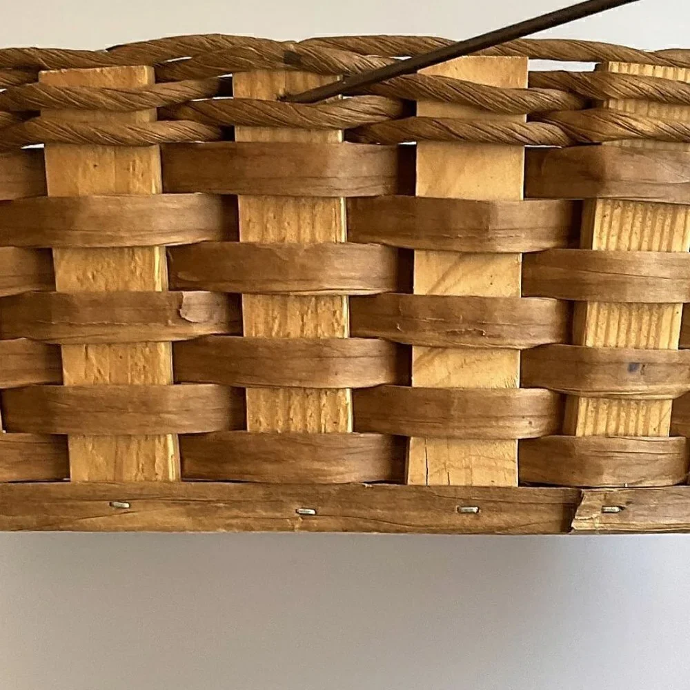 VINTAGE FARMHOUSE SPLINT WOODEN BASKET MOVEABLE BAIL HANDLE BOTTOM STAMPED